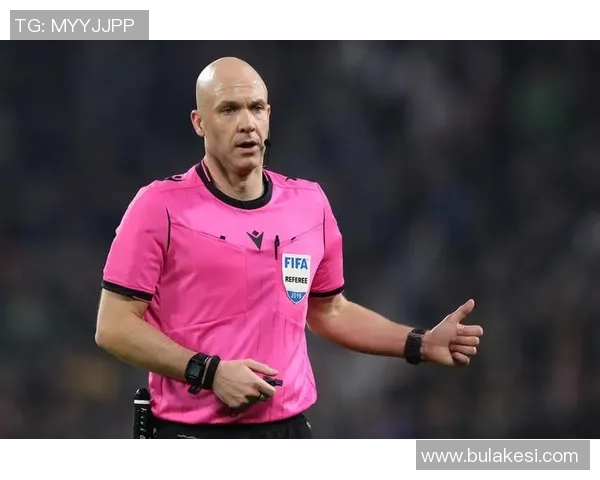 前裁判揭露曼奇尼故意撞人事件应被罚下却未被裁判察觉